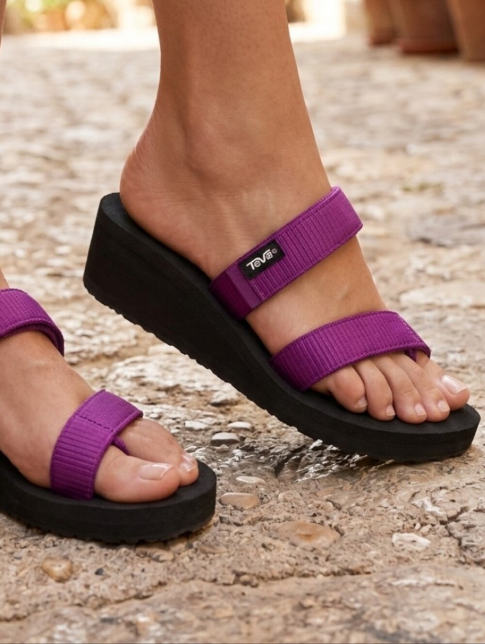 (NWT)Teva Women's Purple Wedge Loma Sandal